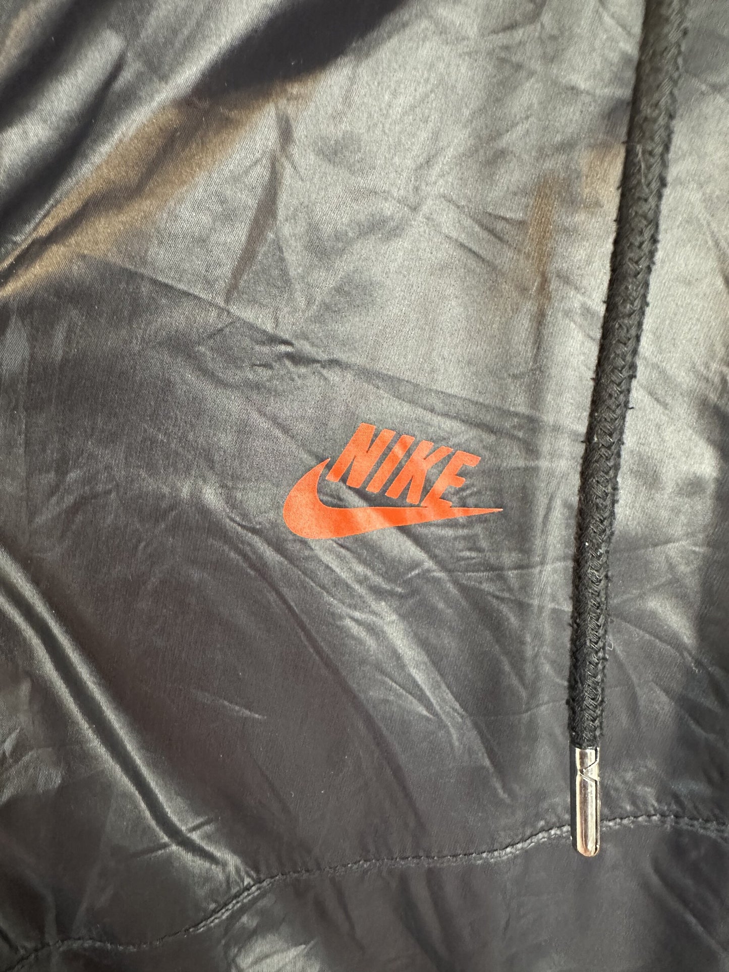 Nike Sportswear Women’s Fleece-Lined Hooded Windbreaker Black/Orange – Medium