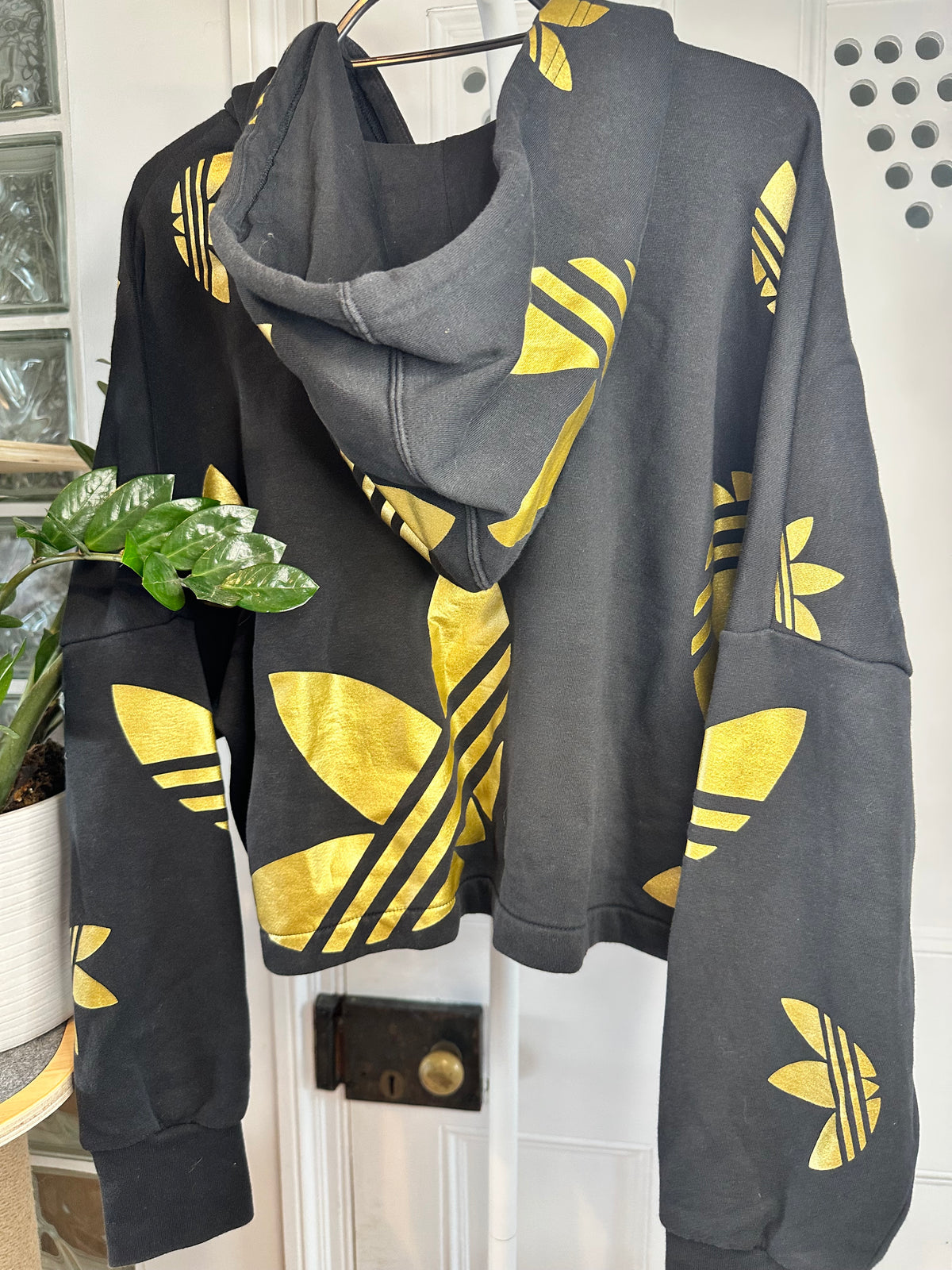 Adidas Originals Cropped Batwing Trefoil Hoodie – Black & Gold – UK 10