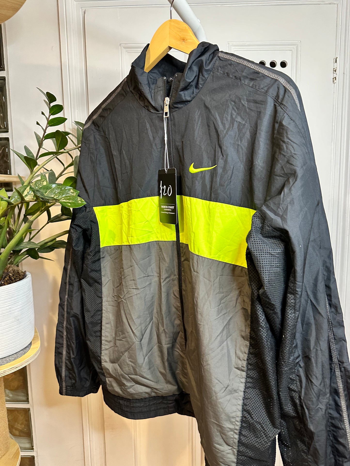 Nike Track Jacket Windbreaker Size Medium.