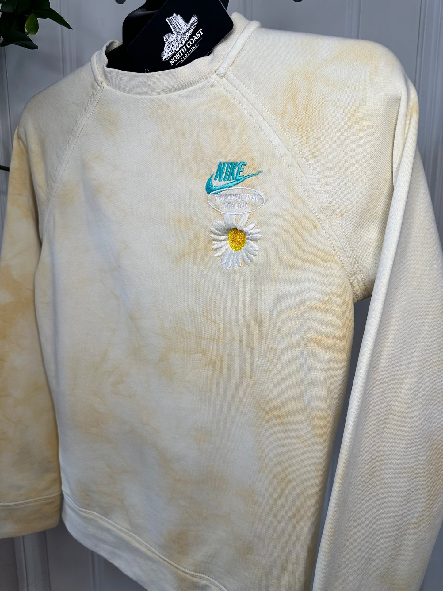 Nike Tie Dye Flower Sweatshirt Women’s Small - Yellow White