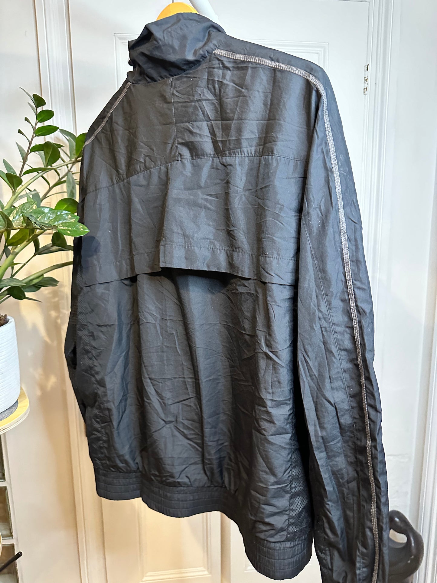 Nike Track Jacket Windbreaker Size Medium.
