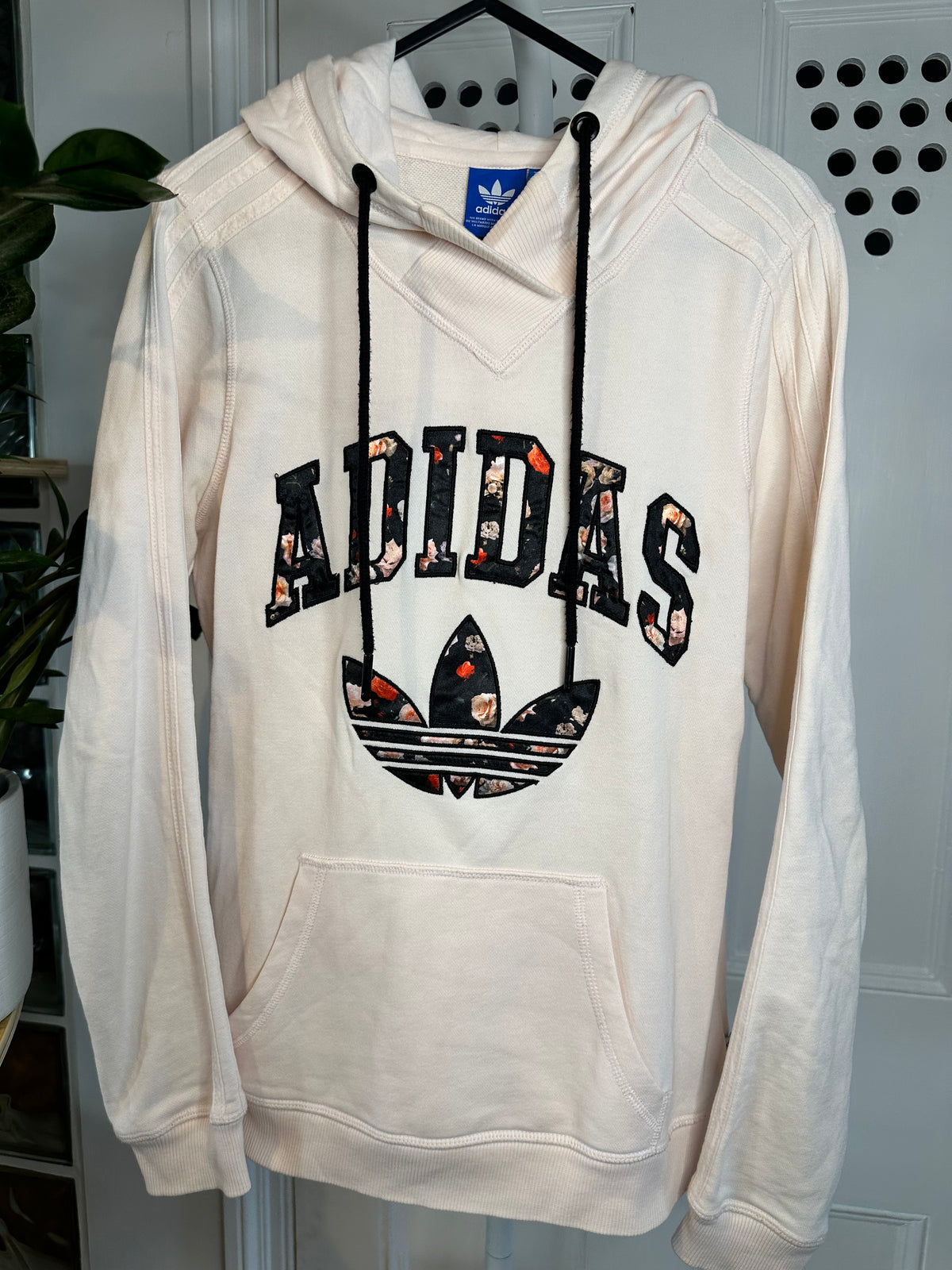 Adidas Originals Floral Appliqué Trefoil Hoodie – Cream – UK 10