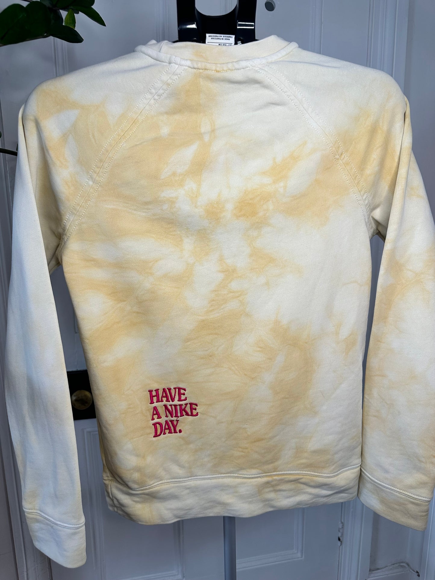 Nike Tie Dye Flower Sweatshirt Women’s Small - Yellow White
