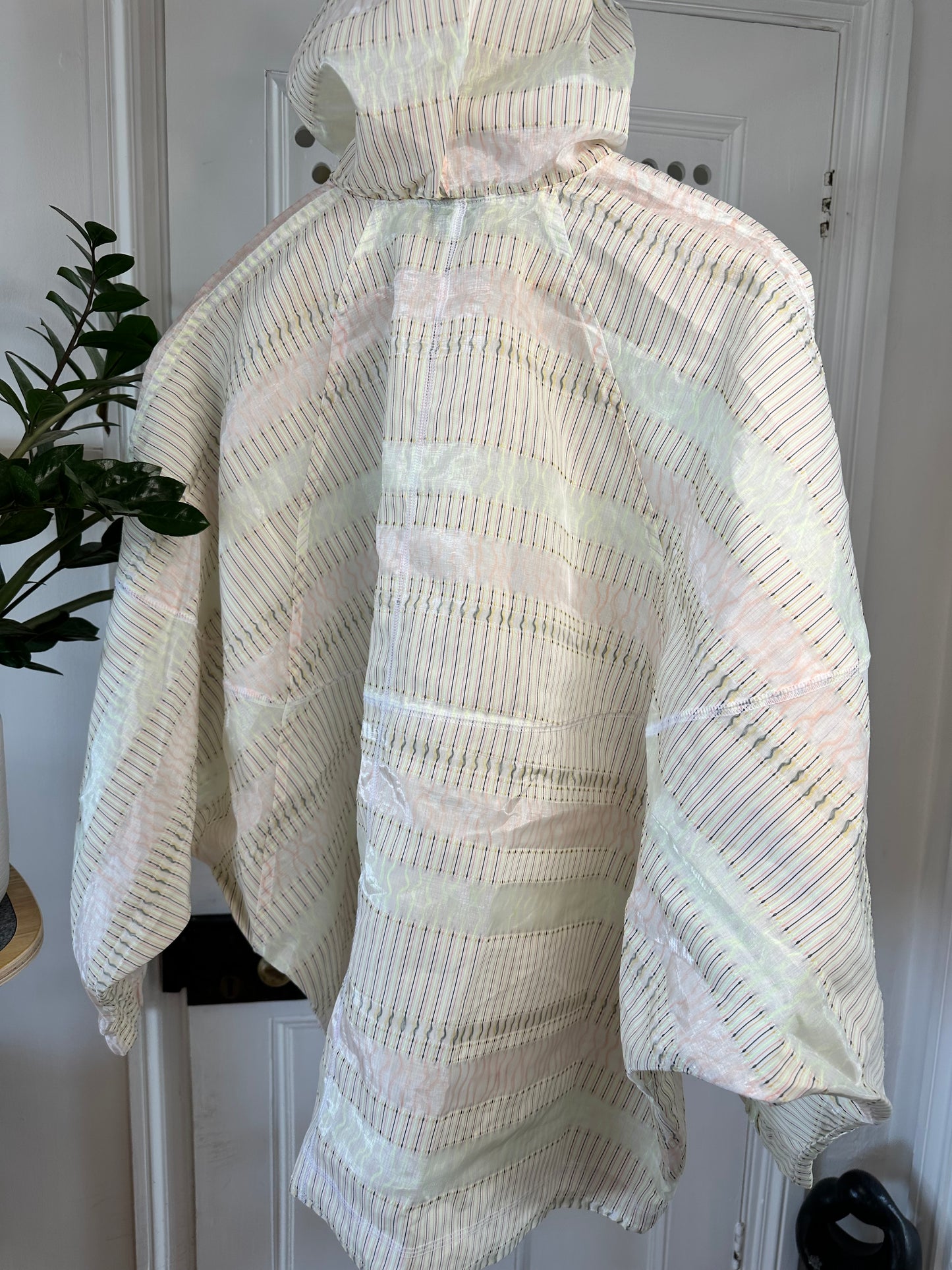 Nike JV (Johanna Schneider) Hooded Jacket Windbreaker – Size L Oversized – BNWT