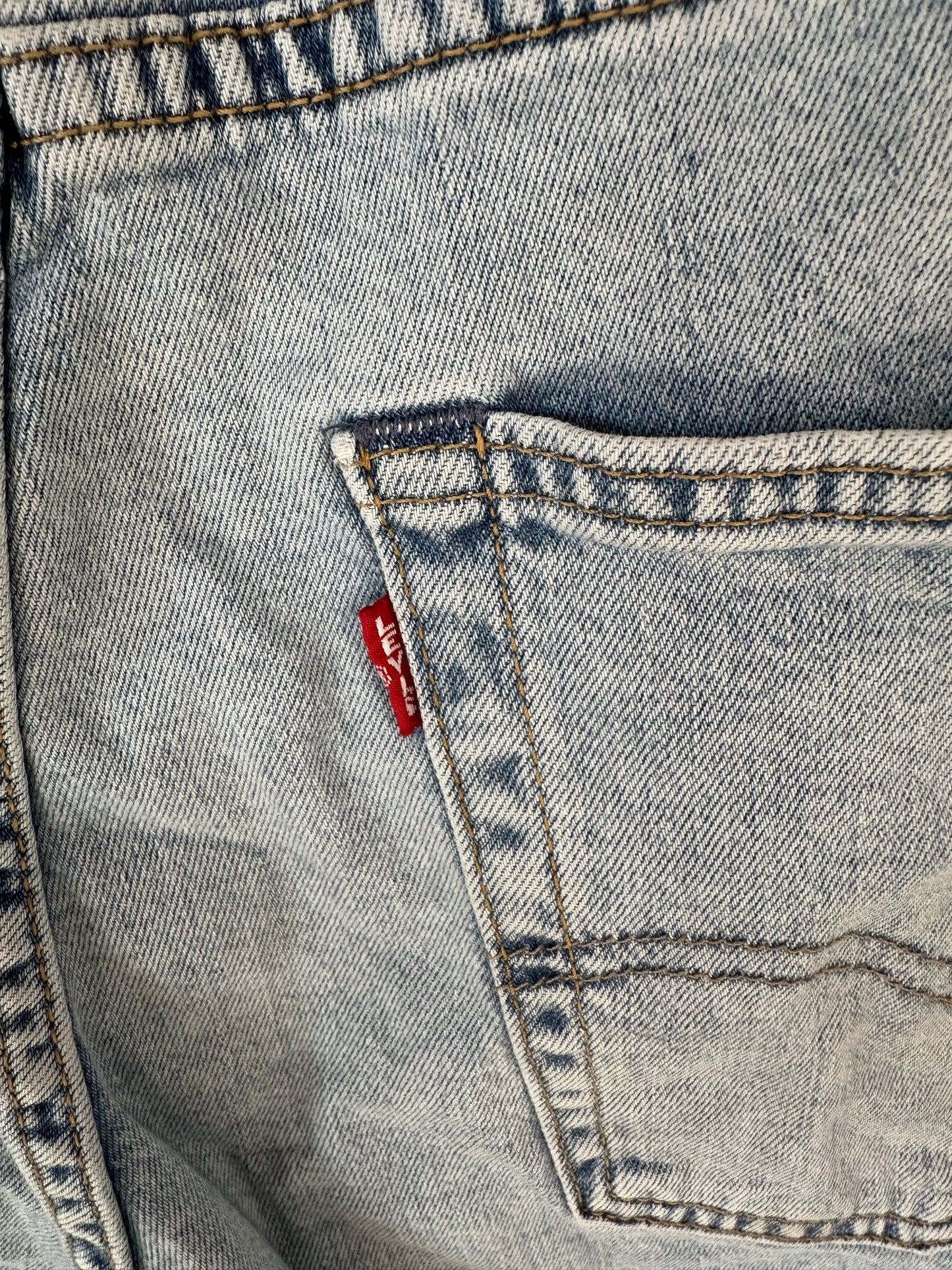 Levi’s Light Wash Jeans - W33 x L30