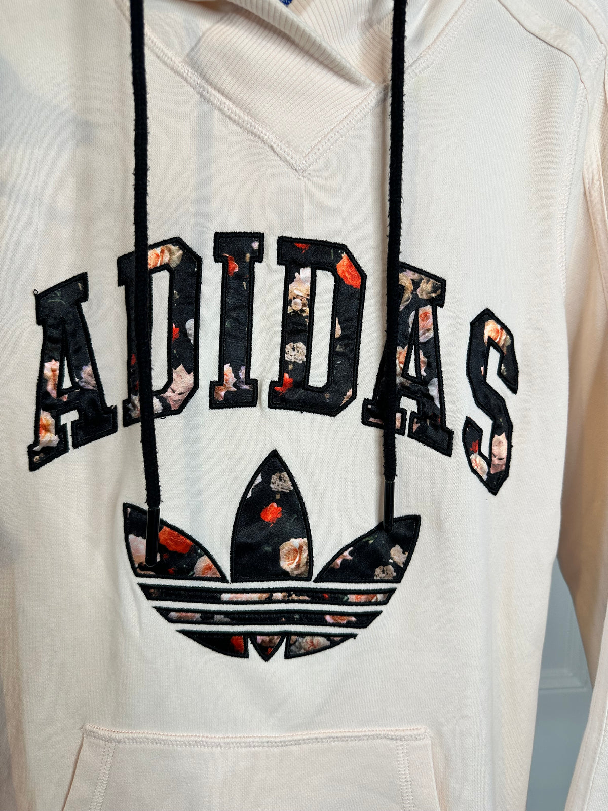 Adidas Originals Floral Appliqué Trefoil Hoodie – Cream – UK 10