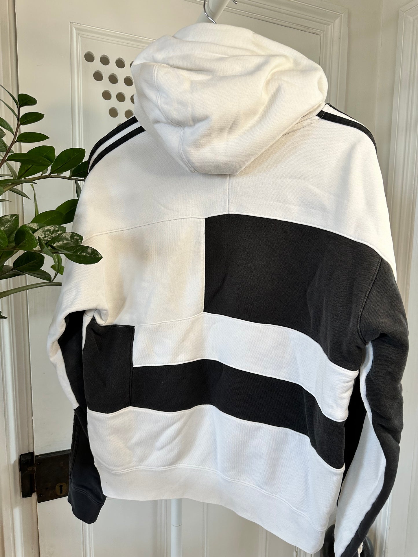 Adidas Originals Black & White Colourblock Hoodie – Trefoil Logo – Size S/M