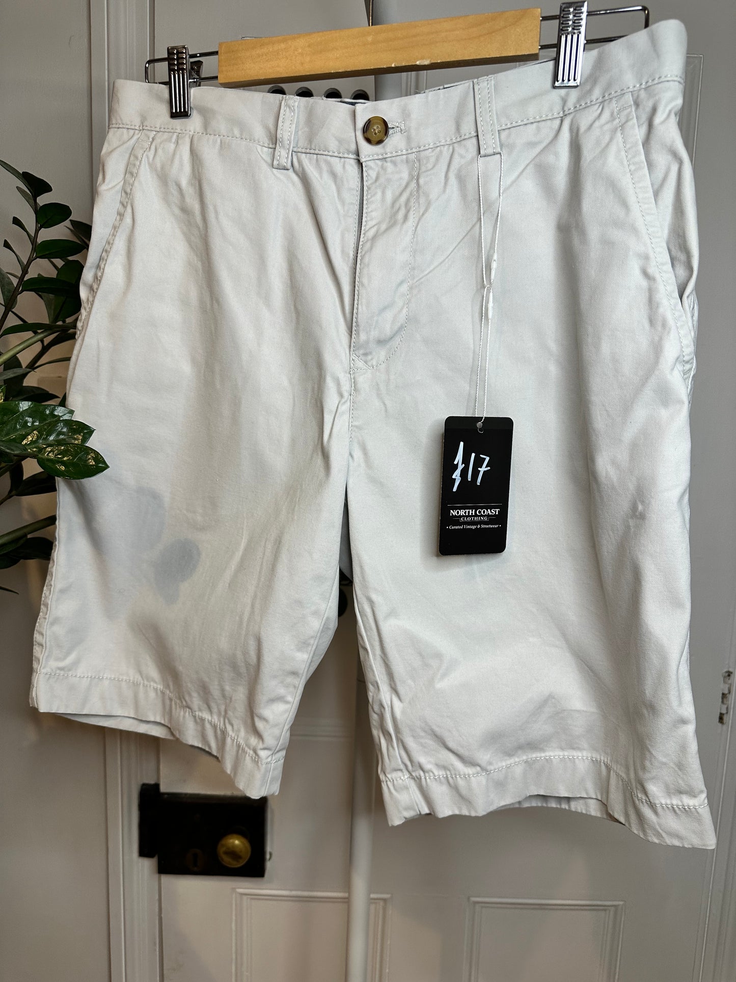Tommy Hilfiger Beige Chino Shorts - 32 Waist