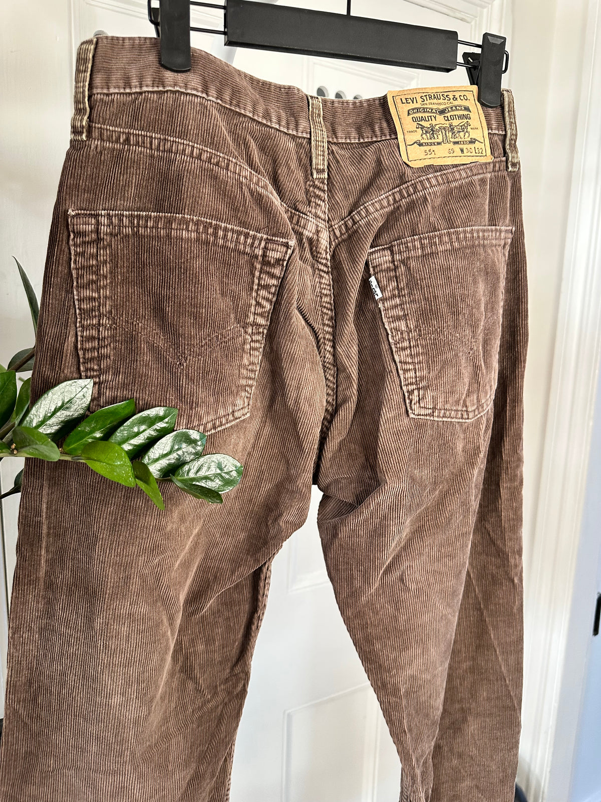 Levi’s 551Z Authentic Straight Corduroy Trousers – Brown – W30 L32